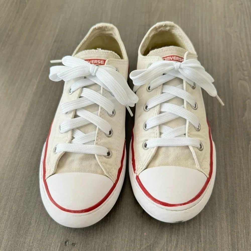 Converse Chuck Taylor All Star low Top sneakers shoes Off White kids size 2.5